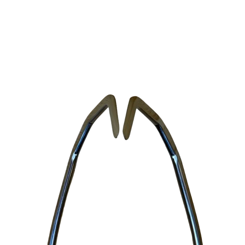 Close-up of Upper Brace Angels paired blade-style tips showing upward-facing bends